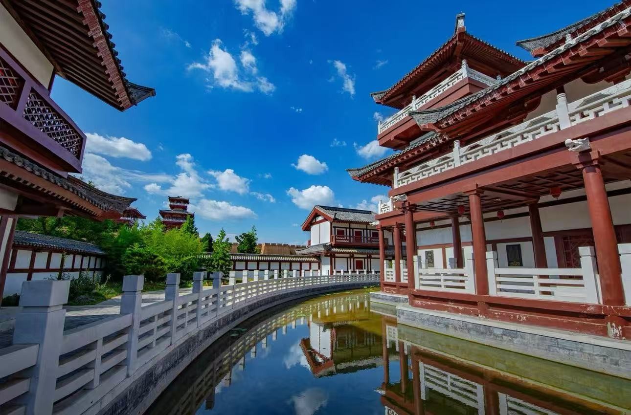 中国汉城汉宫景区