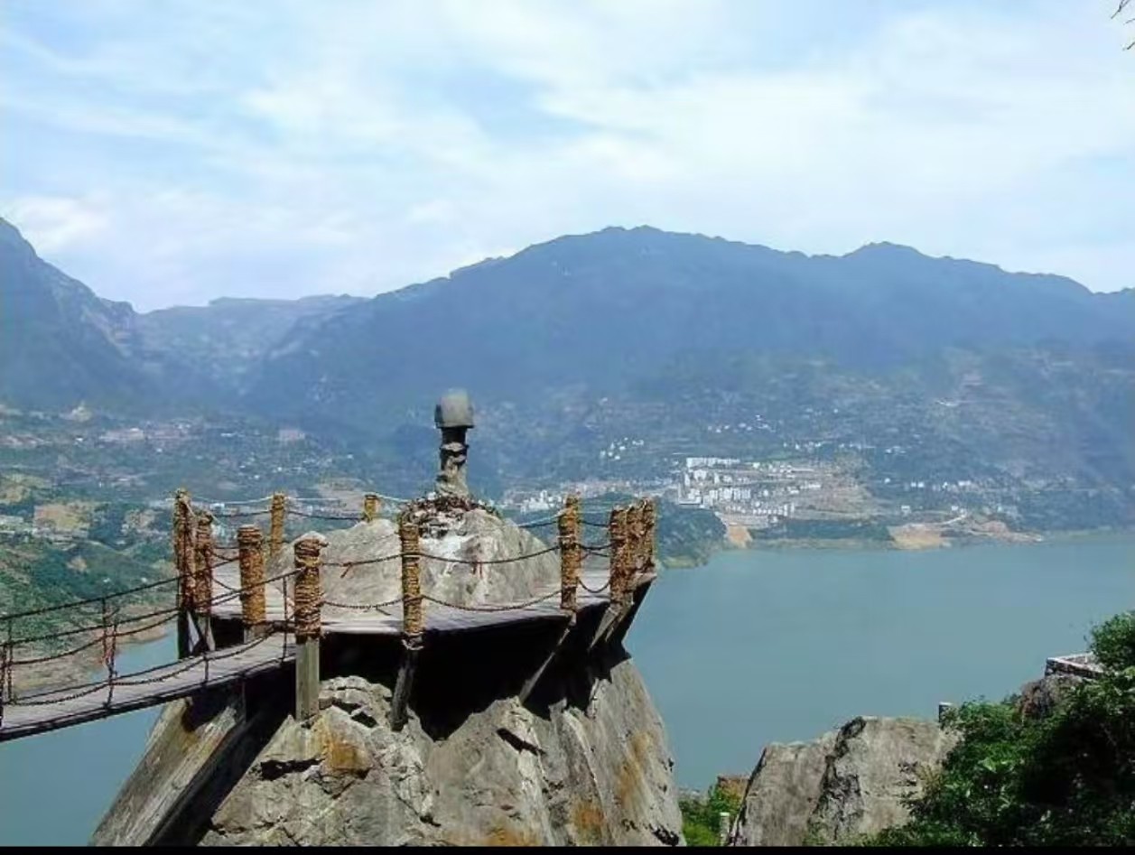 宜昌链子崖风景区